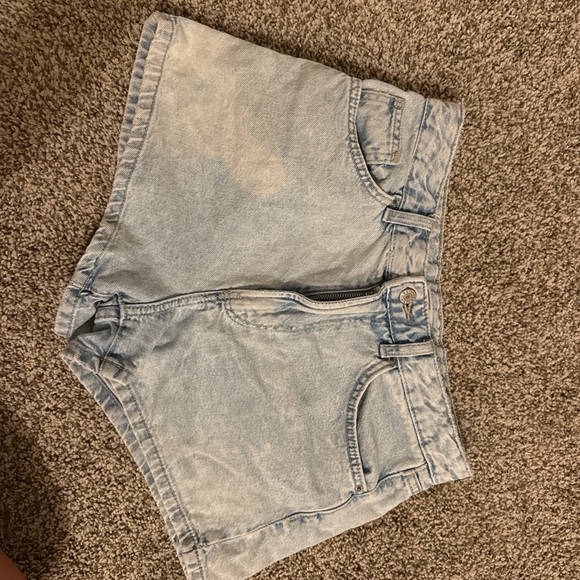 Bershka Light Wash Jean Shorts - Picture 1 of 4